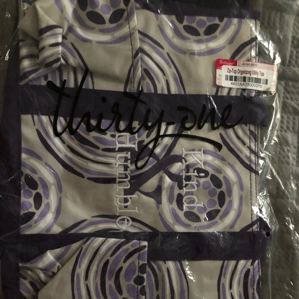 Thirty one zip top organizing utility tote